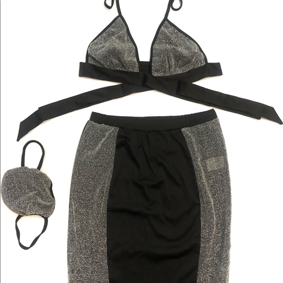 Dresses & Skirts - Top , Shirt & Mask .